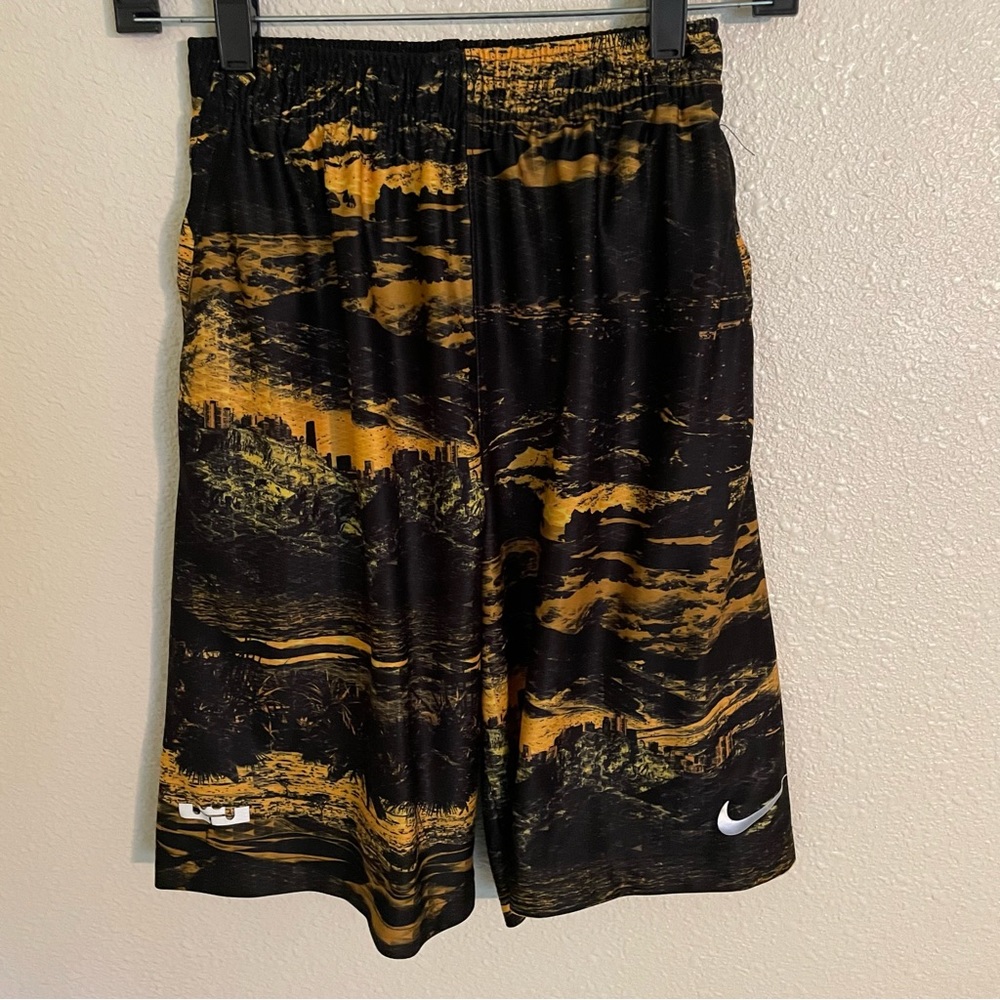 Final Sale!! Nike LeBron James basketball shorts